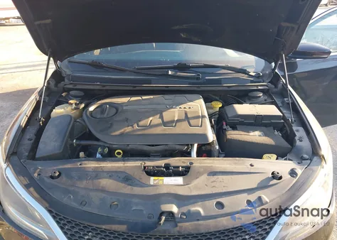 2015 Chrysler 200 C z USA, uszkodzony, nr VIN 1C3CCCCG0FN721594